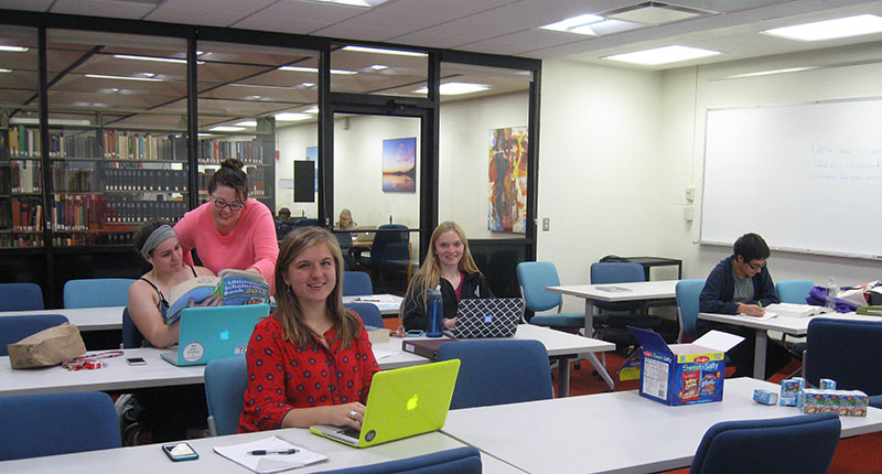 TRIO students work on applications during a drop-in Scholarship Day.